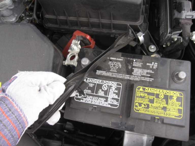 How to replace the Toyota Camry battery (Updated 07/2024)